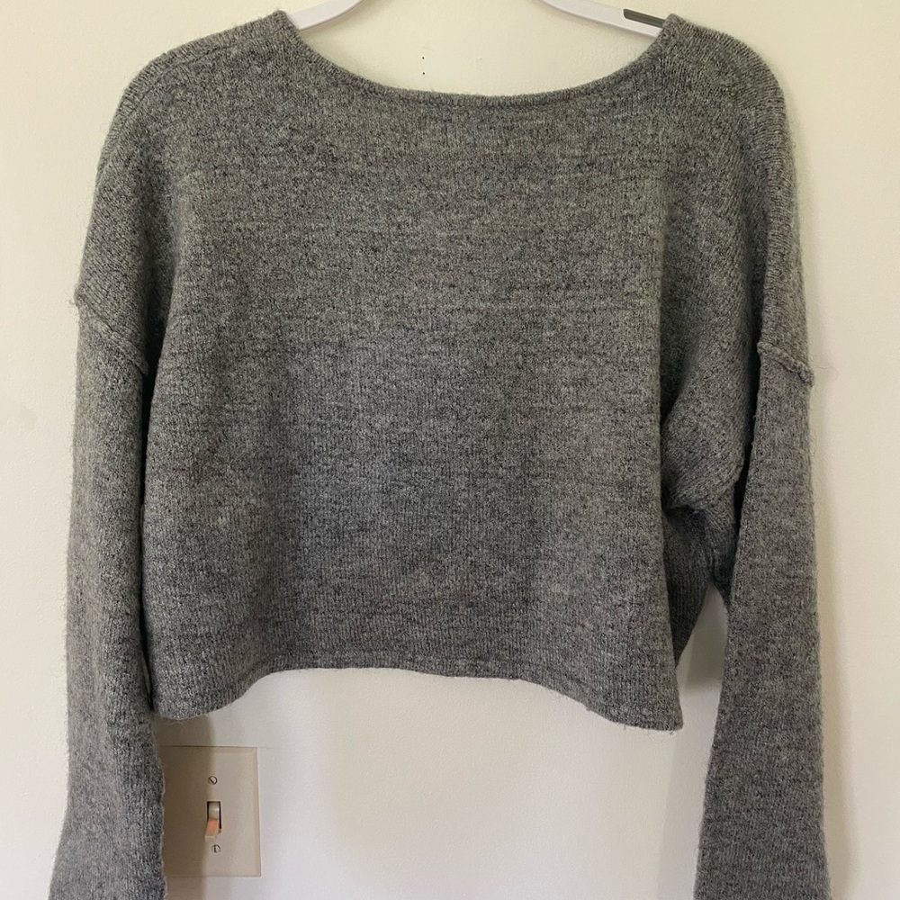 Forever 21 Crop Top Sweater !